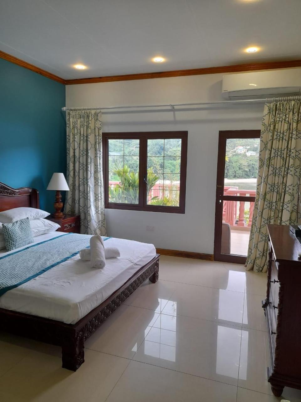 Bayview Villa -Sea Side Villa Anse Boileau Екстер'єр фото