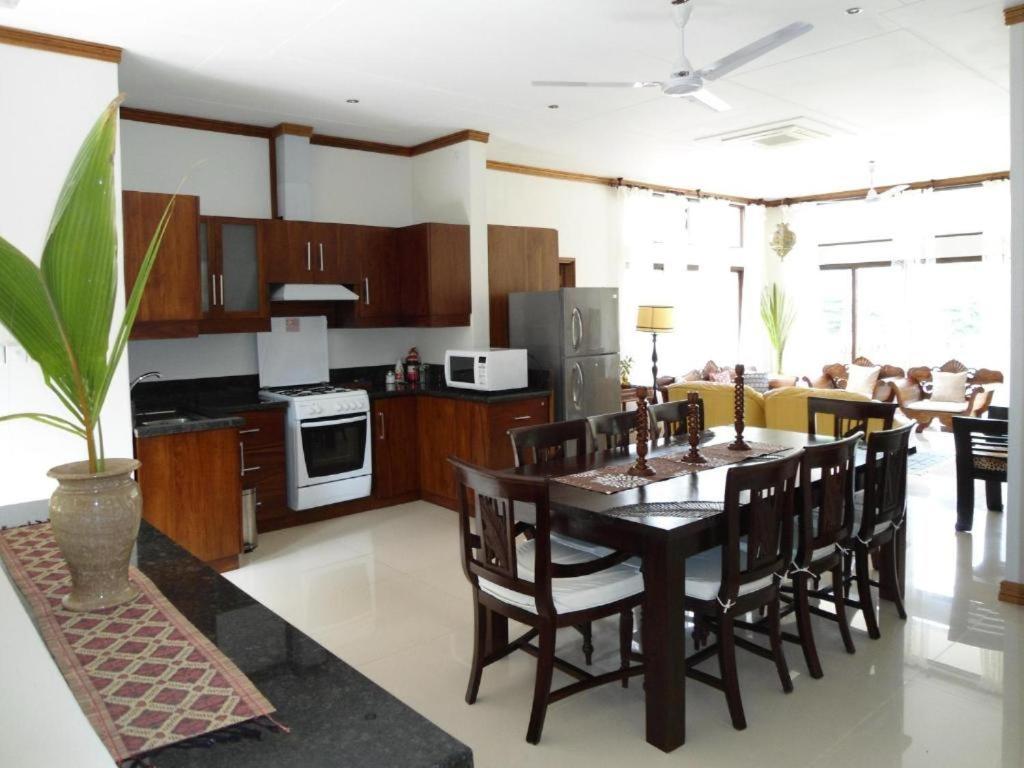 Bayview Villa -Sea Side Villa Anse Boileau Екстер'єр фото