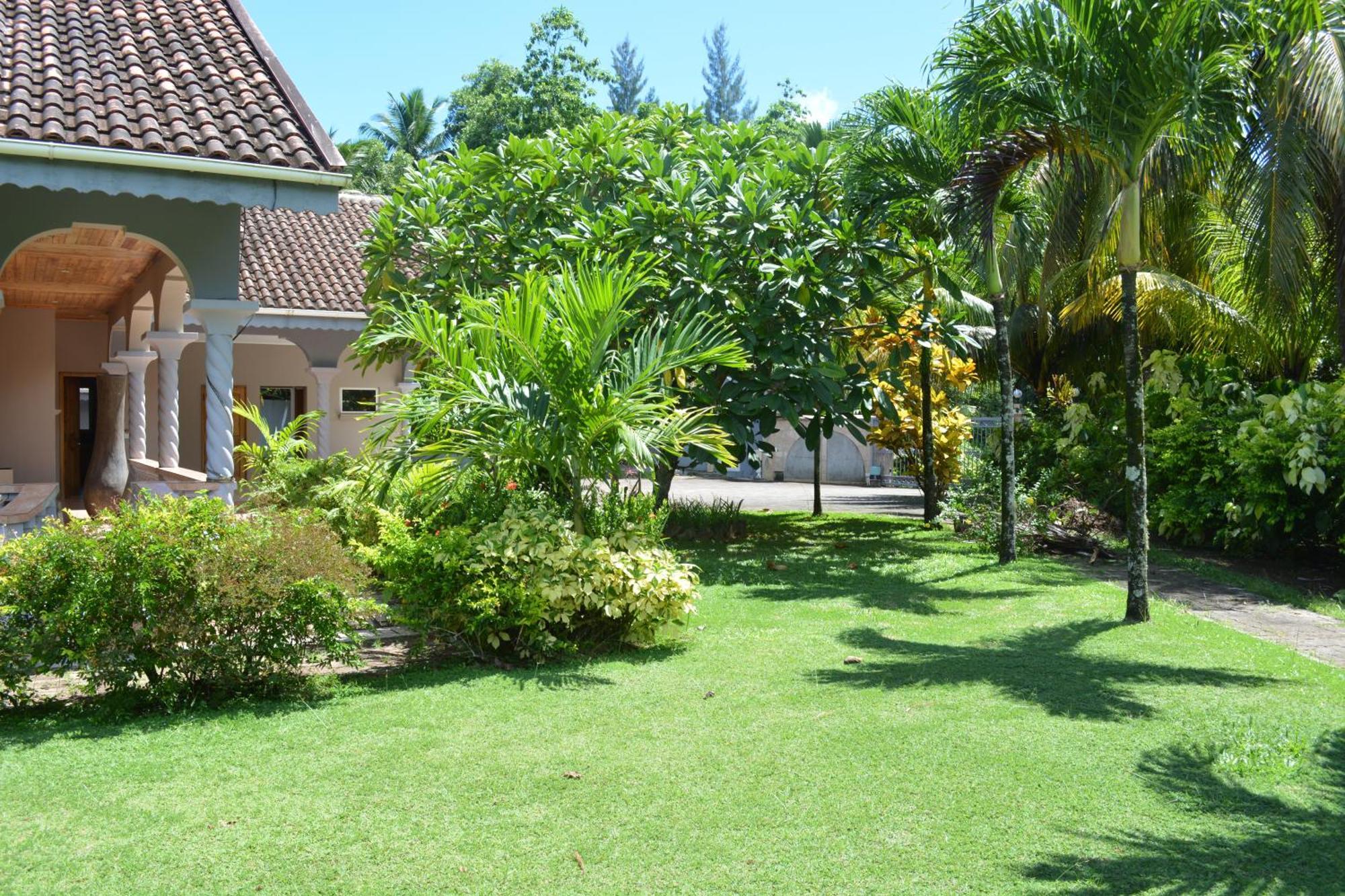 Bayview Villa -Sea Side Villa Anse Boileau Екстер'єр фото