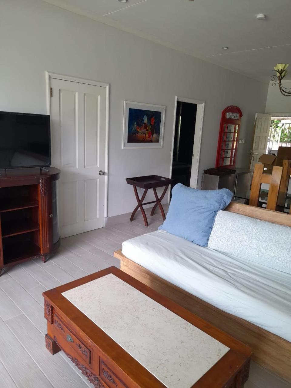 Bayview Villa -Sea Side Villa Anse Boileau Екстер'єр фото