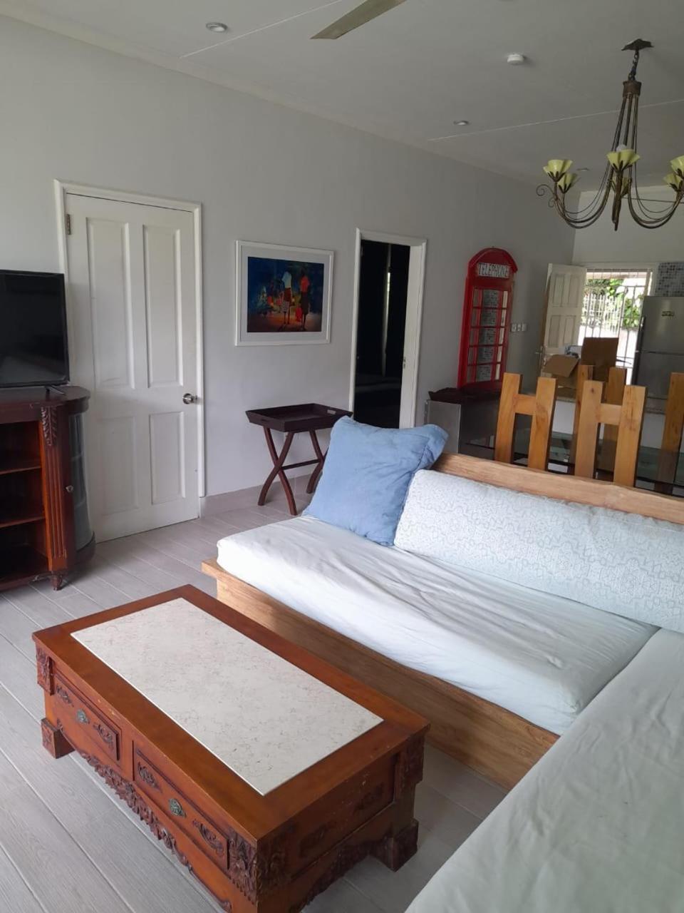 Bayview Villa -Sea Side Villa Anse Boileau Екстер'єр фото
